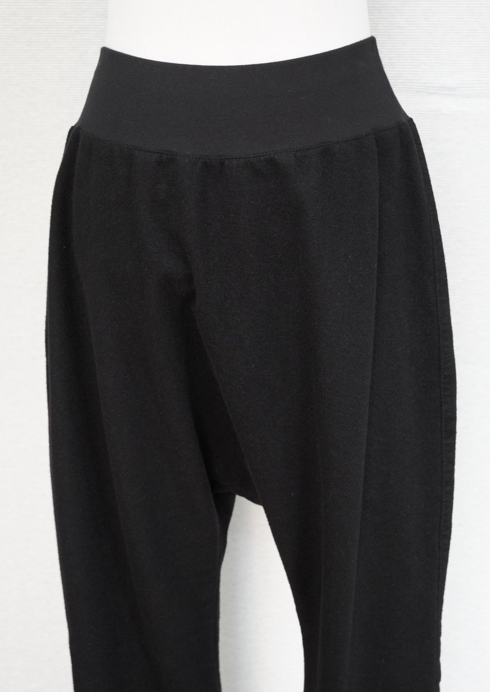 Schwarze Wollhose Gr. 40 - 42 Hose mit tiefen Schritt, drop crotch