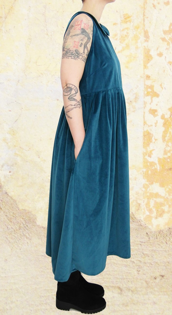Samtkleid Gr. S Peter-Pan-Kragen Kleid