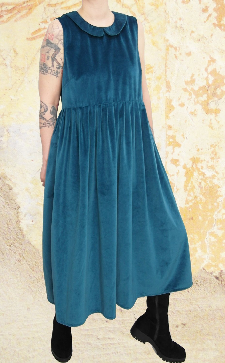 Samtkleid Gr. S Peter-Pan-Kragen Kleid