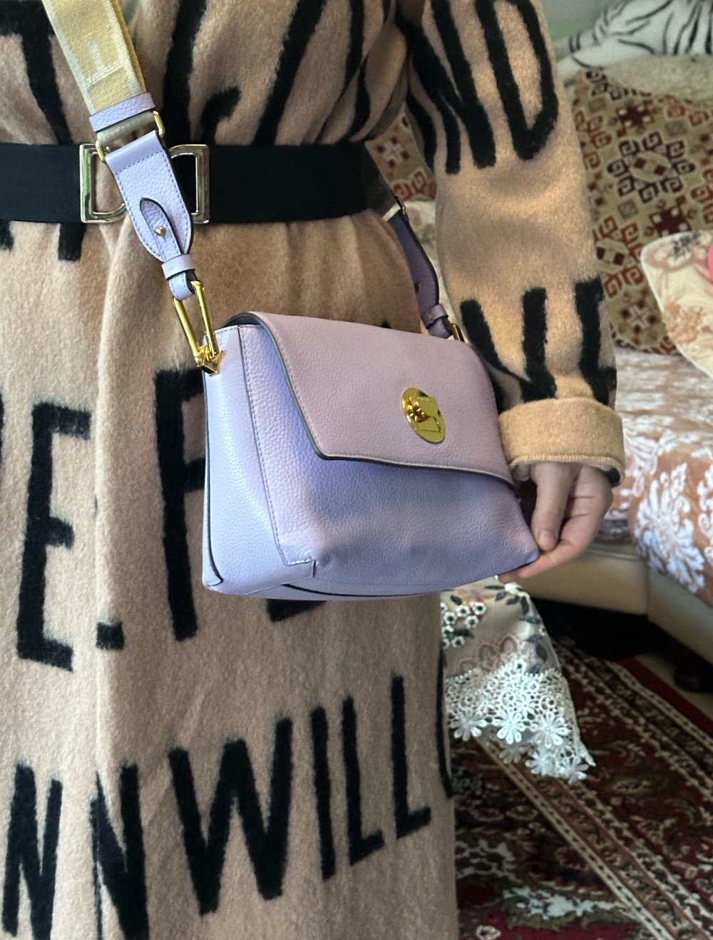 coccinele Liya signature