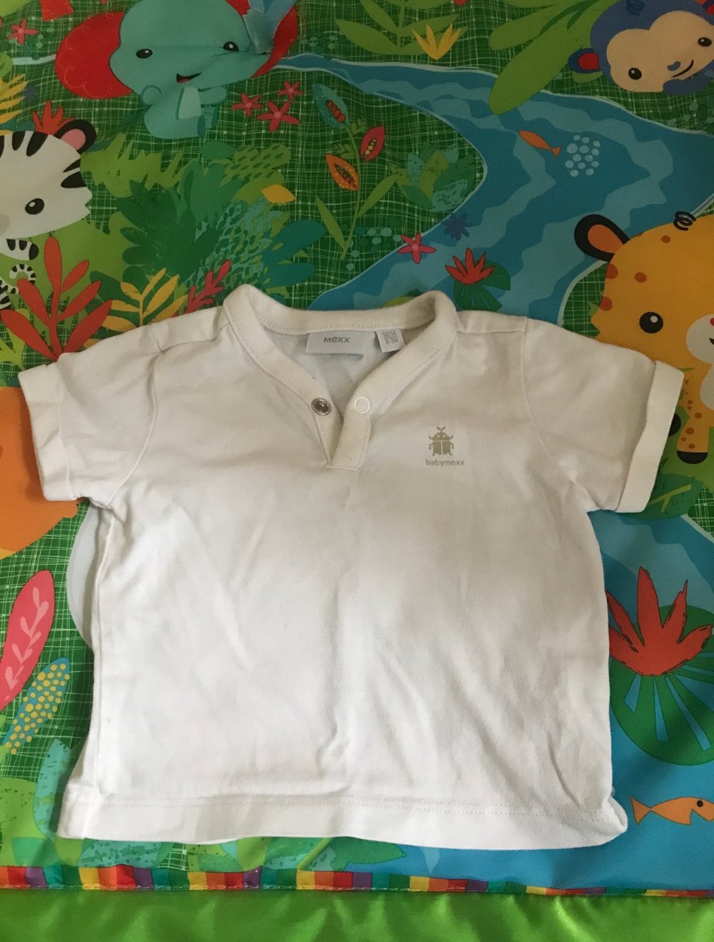 Weißes Poloshirt