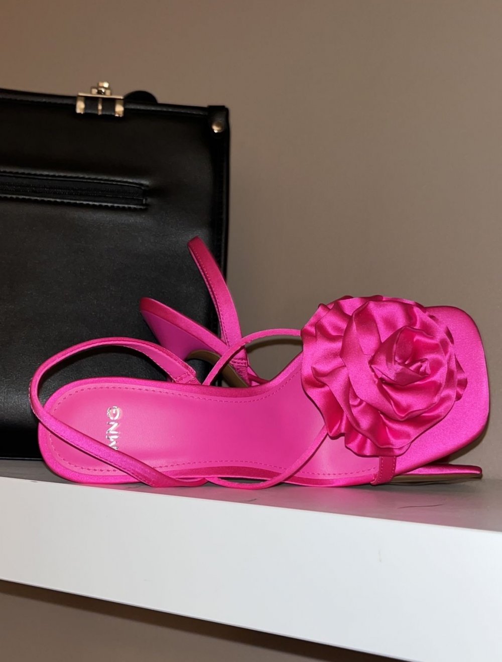 Mango Flower Pumps NEU