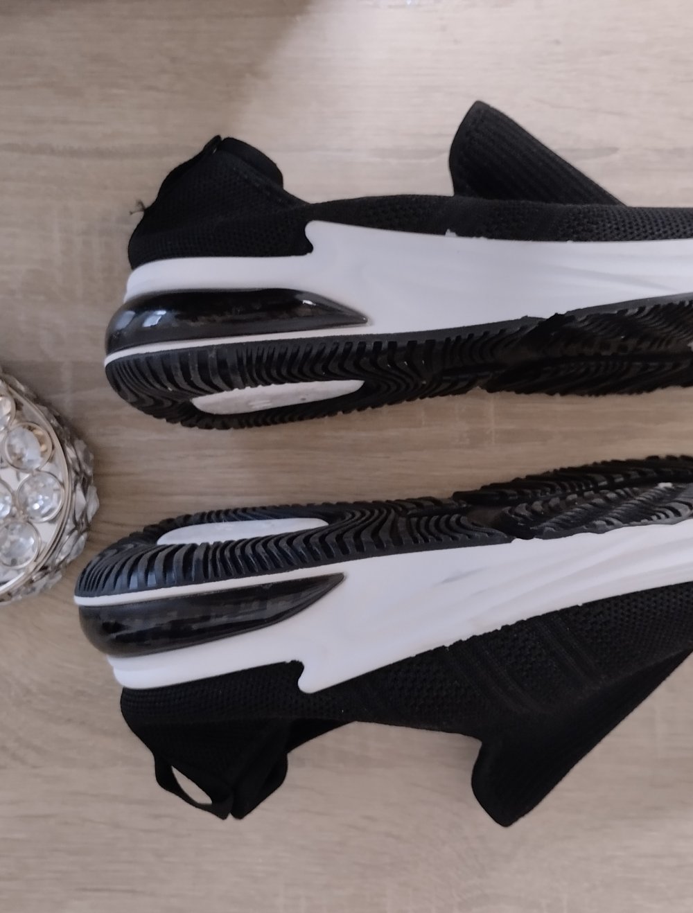 Schwarze Schlüpf Sneaker