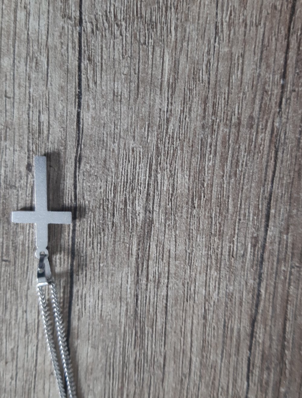 Kette mit Kreuzanhänger