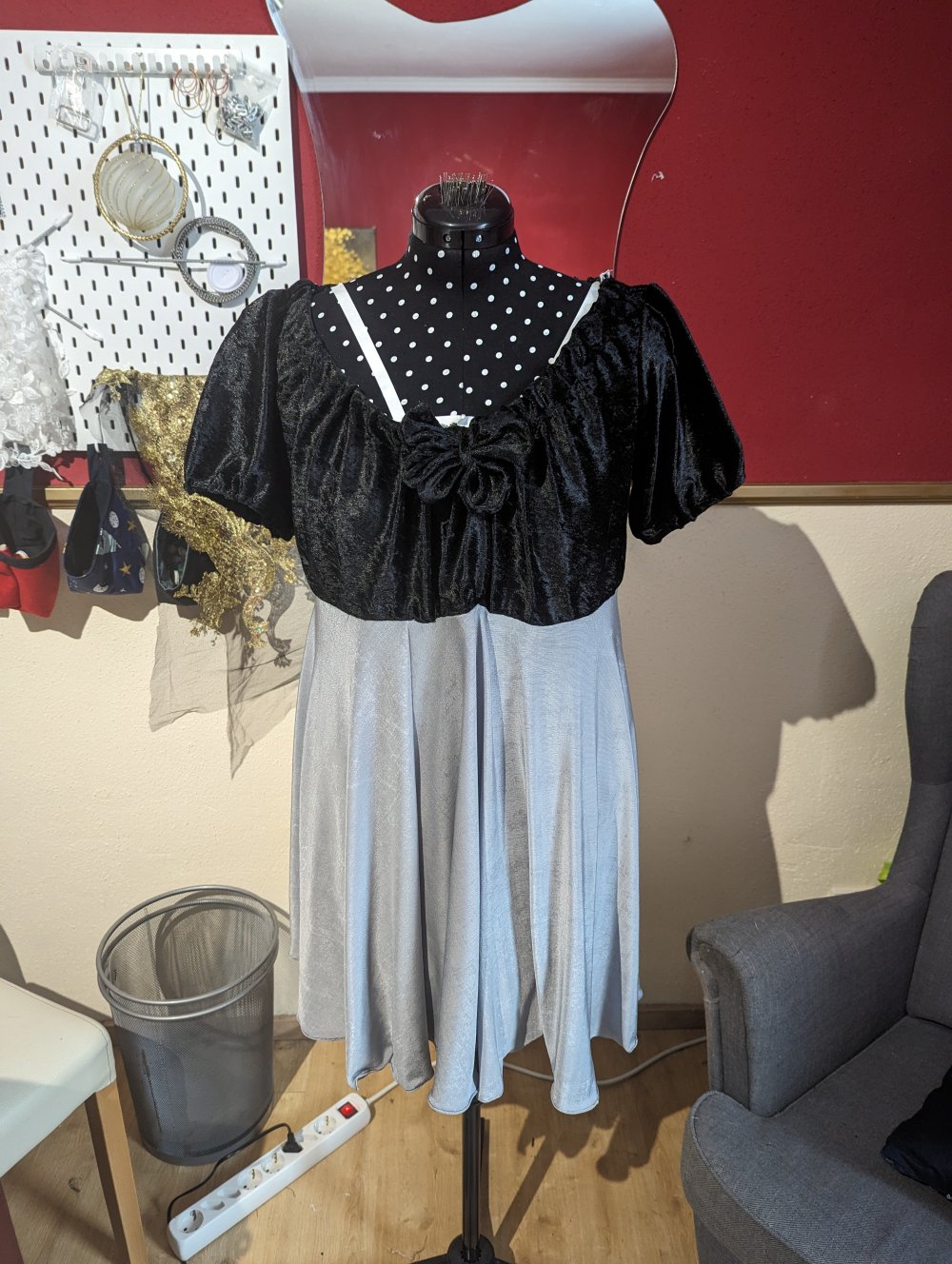 Plus Size Kleid schwarz/grau 42/44