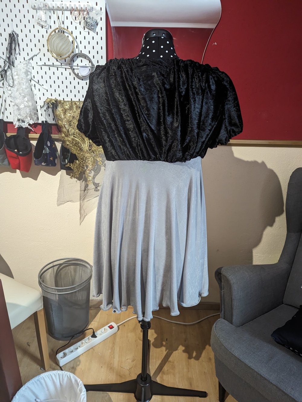 Plus Size Kleid schwarz/grau 42/44