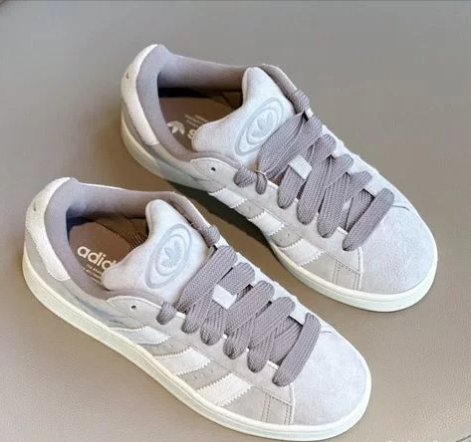 Adidas Originals Campus 00’s.