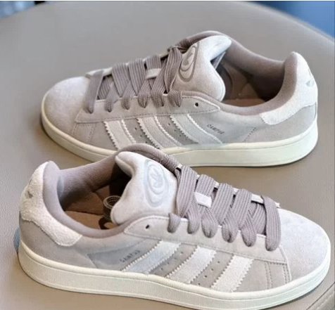 Adidas Originals Campus 00’s.