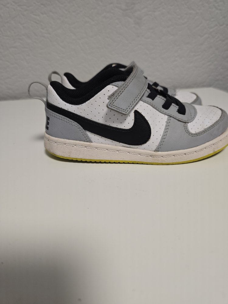 Nike Schuhe Gr 27