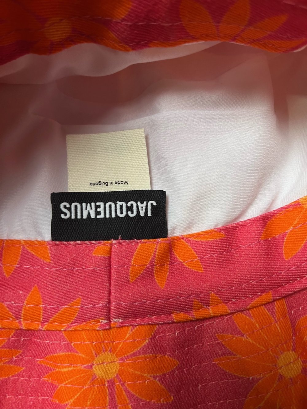 Jacquemos le bob gadjo bucket hat Mütze flower pink orange Neu mit etikett 60 Daisy bow