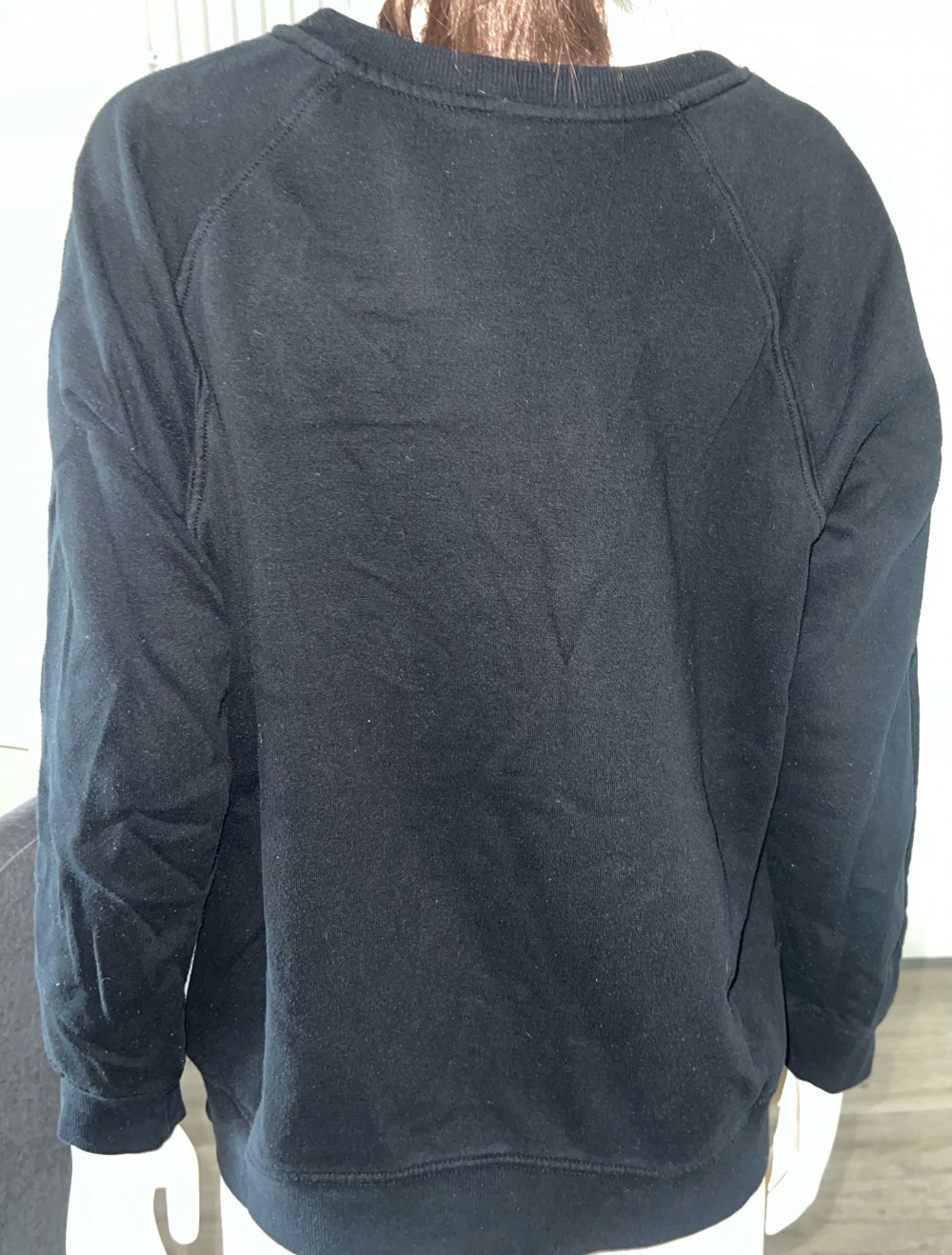 schwarzer pullover