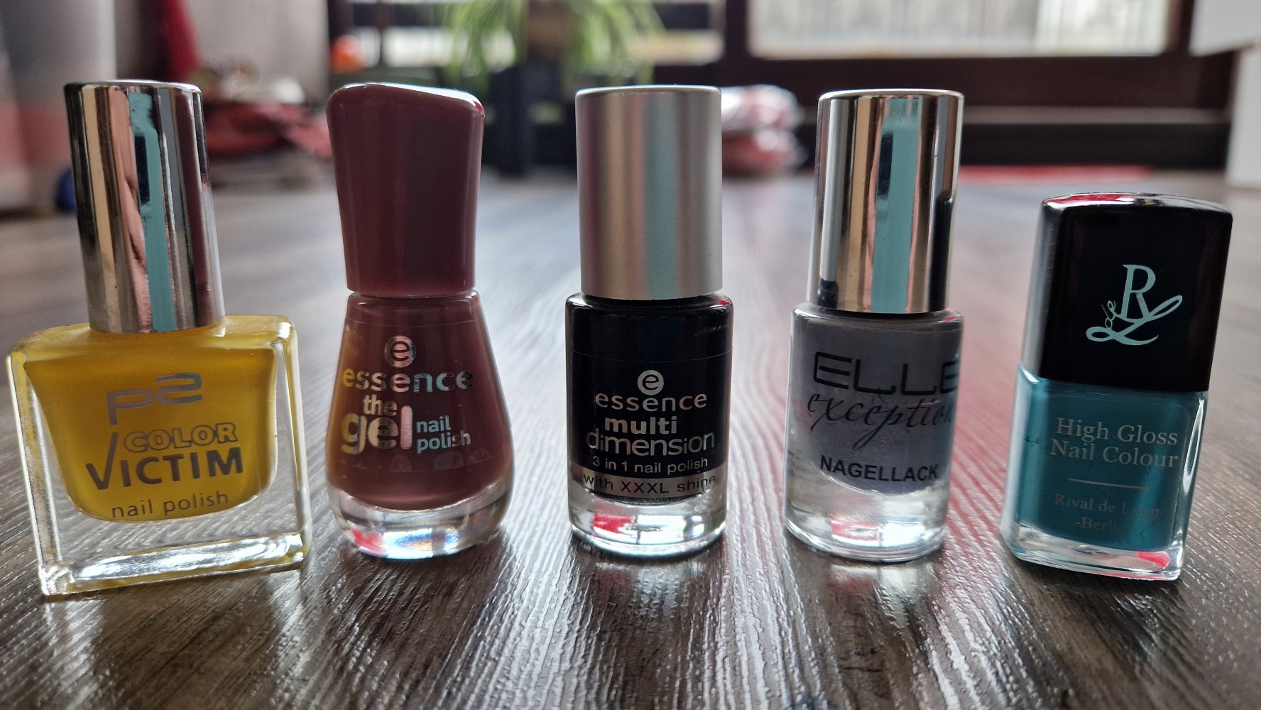 Diverse Nagellack von Essence, P2, Elle und Rival de Loop
