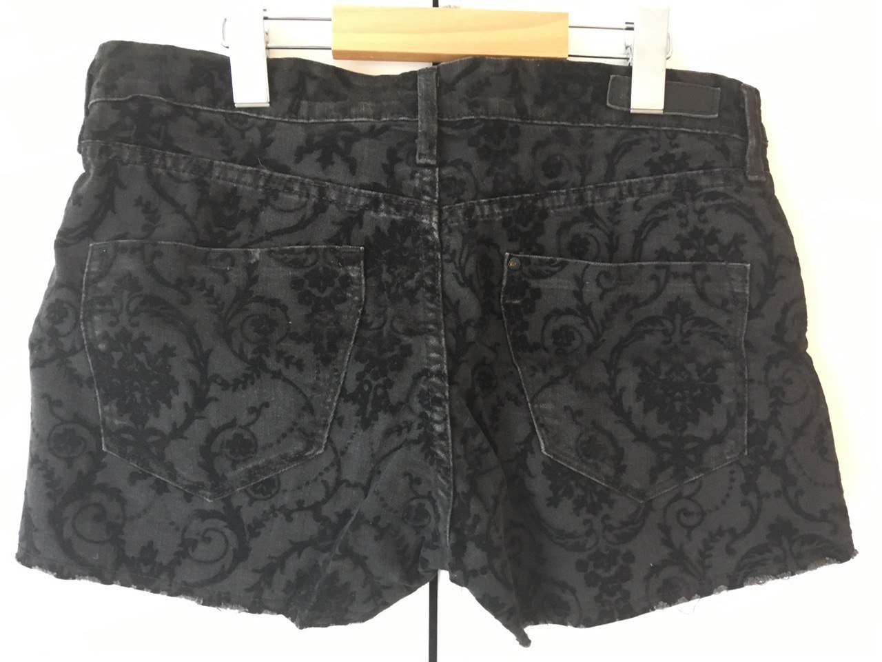 Kurze Hose mit Muster