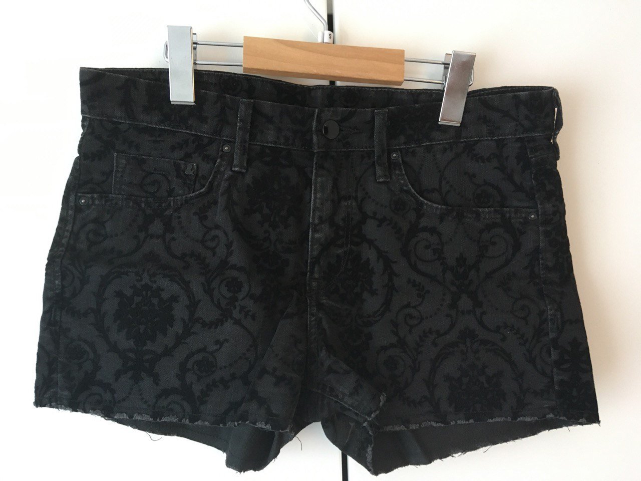 Kurze Hose mit Muster