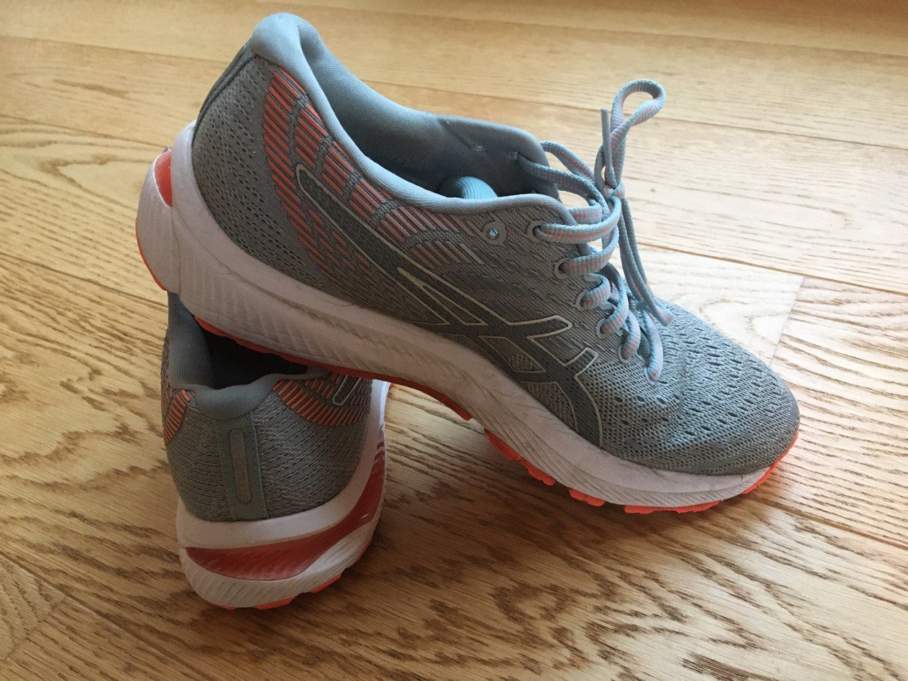 Federleichte Laufschuhe