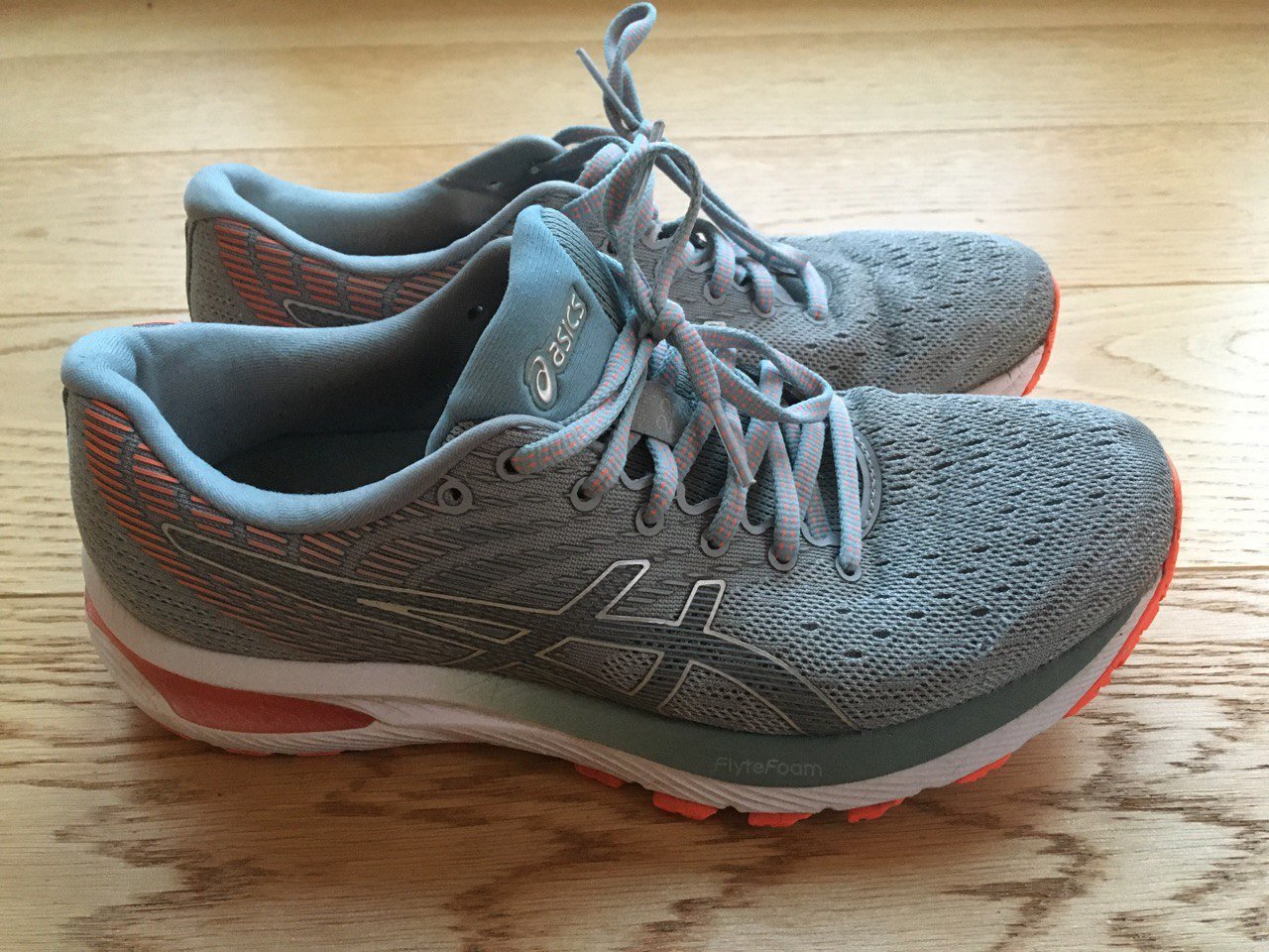 Federleichte Laufschuhe