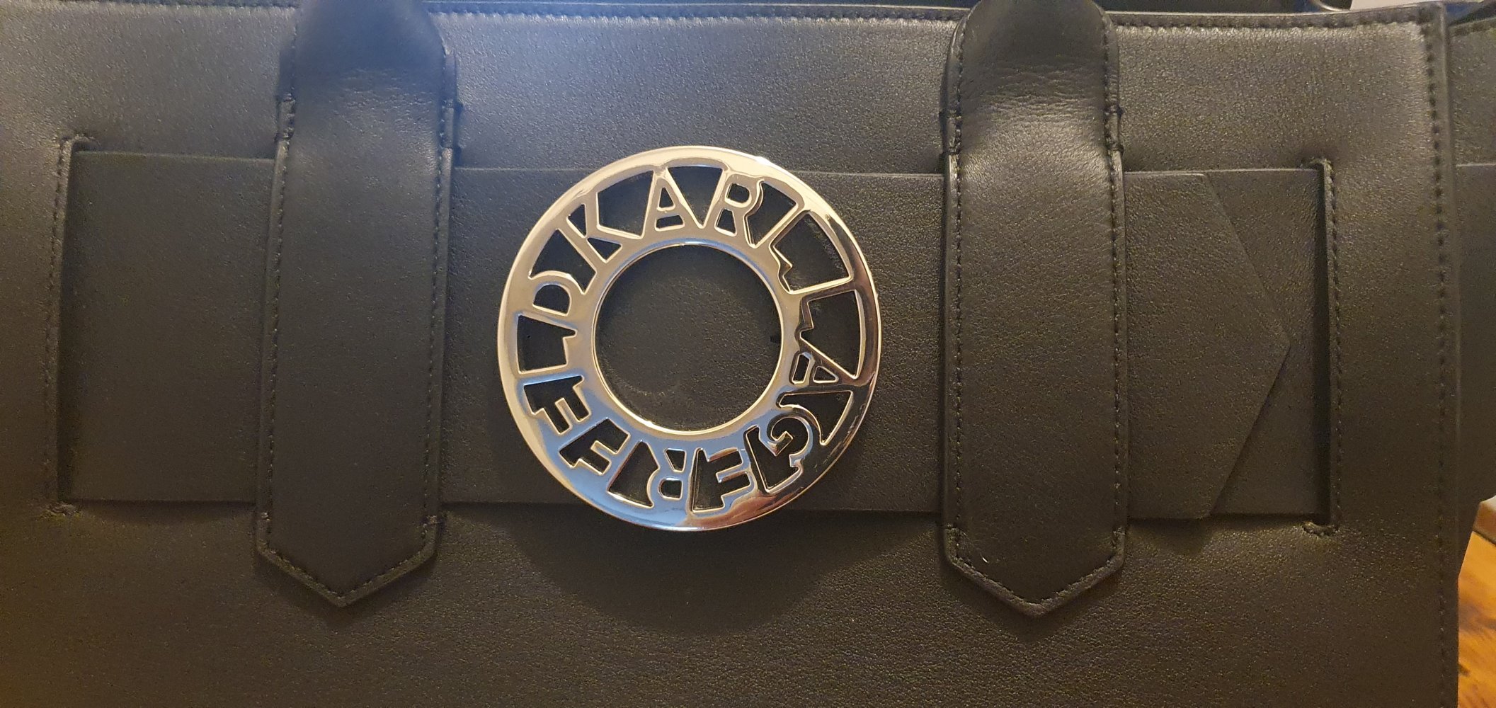 Fast NEU! Karl Lagerfeld grosse Disk Tasche