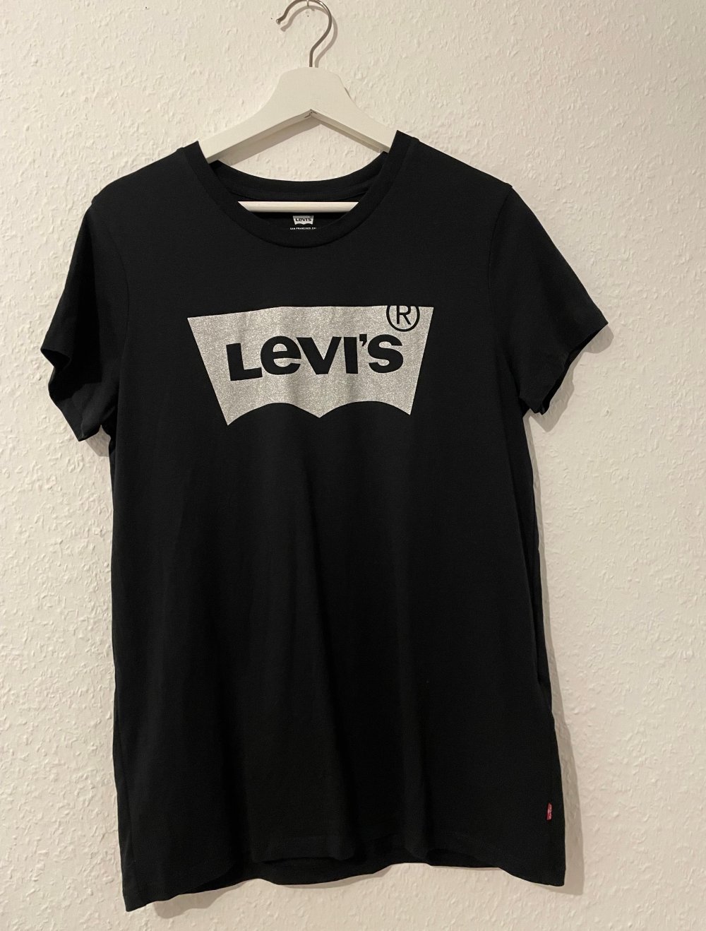 Levi’s t-shirt