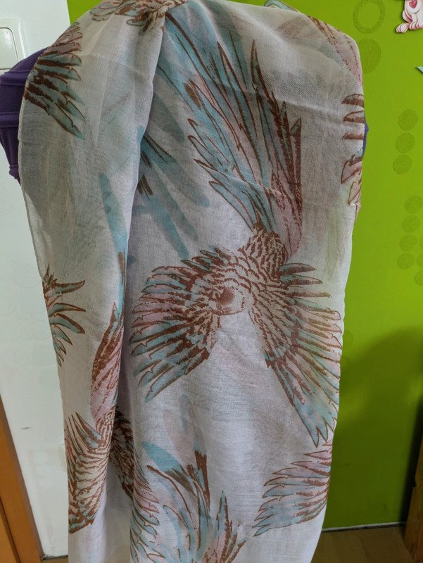 leichtes Tuch mit Vogelmotiven Neu