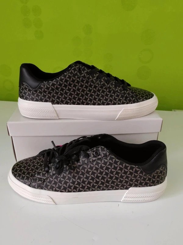 neue Halbschuhe Gr.42