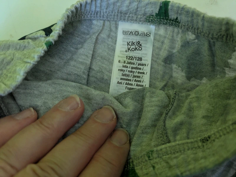 6 Slips Gr.122/128 Neu