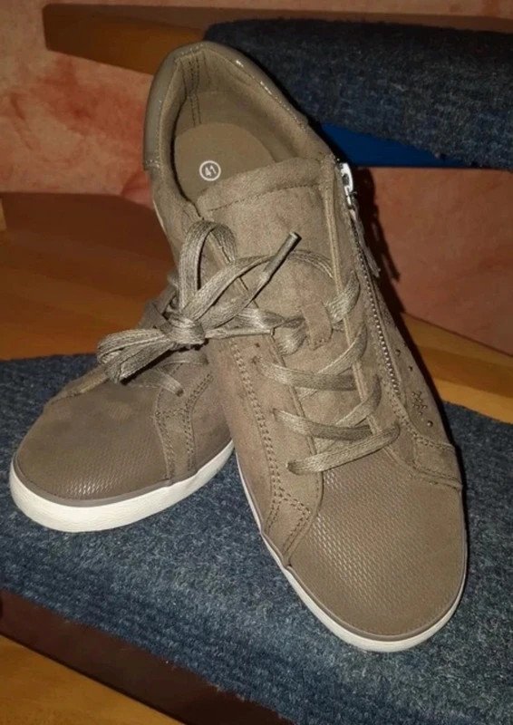 neue Halbschuhe Gr.41 