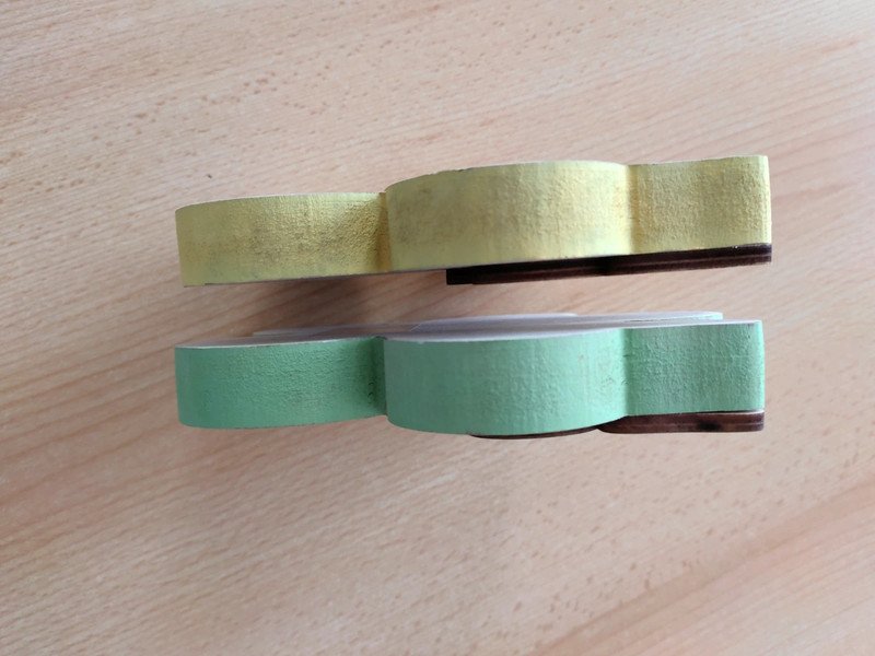 4 Deko Schmetterlinge auf Blumen