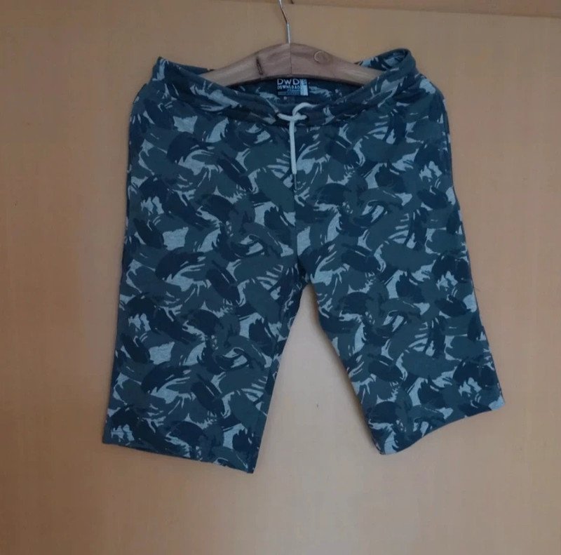 Neue Camouflage Hose Gr.170