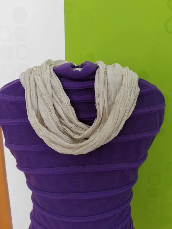 beiger Schlauchschal/ Loop