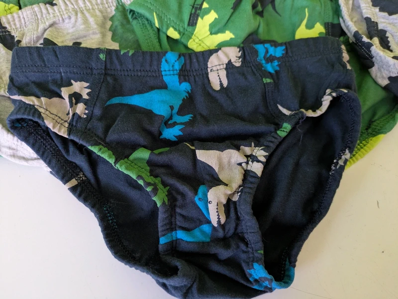 6 Slips Gr.122/128 Neu