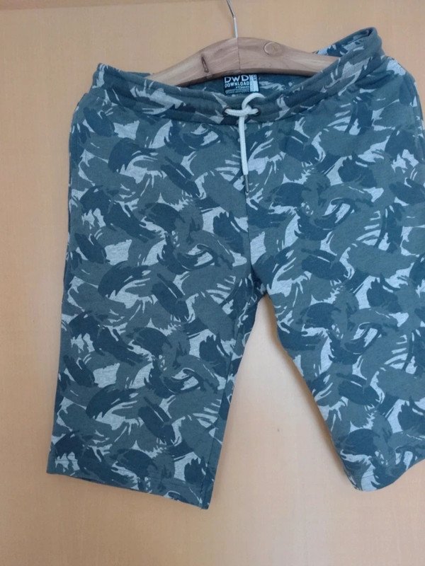 Neue Camouflage Hose Gr.170