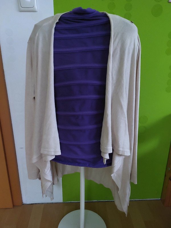 beige Strickjacke Gr.M