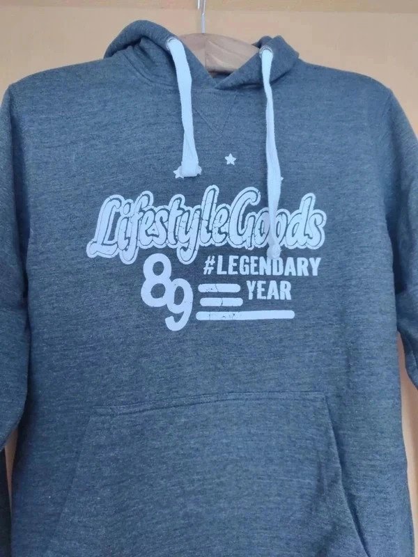  grauer Hoodie Gr.M NEU!