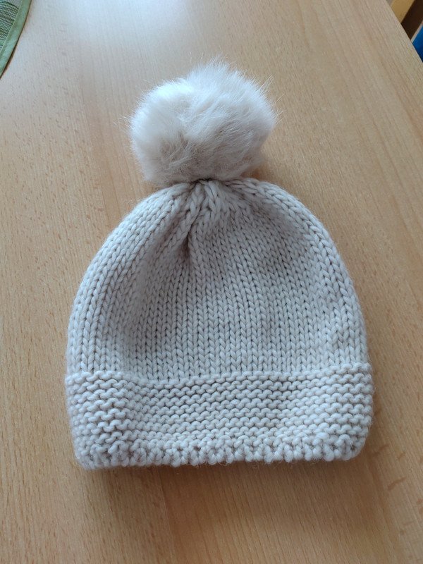 Beige Mütze