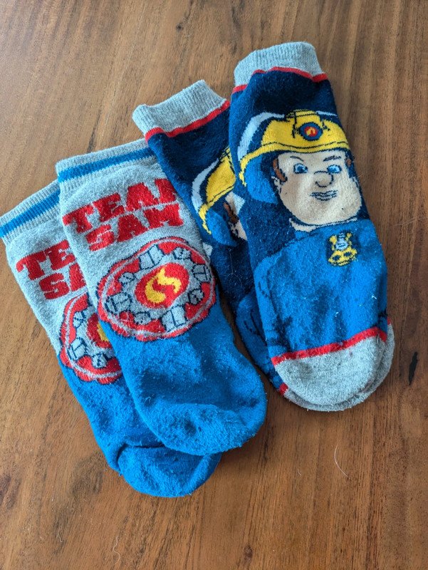 2 paar Kinderstrümpfe Gr.27-30 