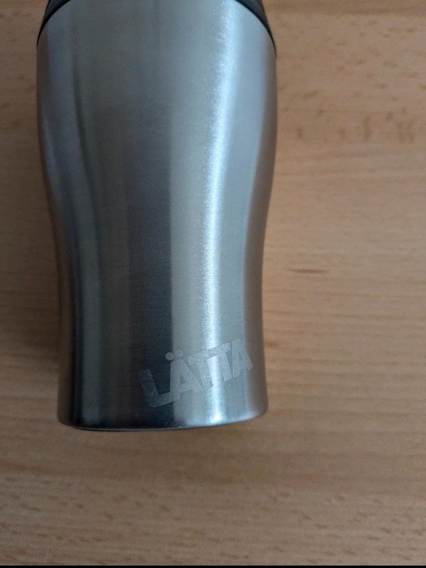 2 kleine Kaffeebecher