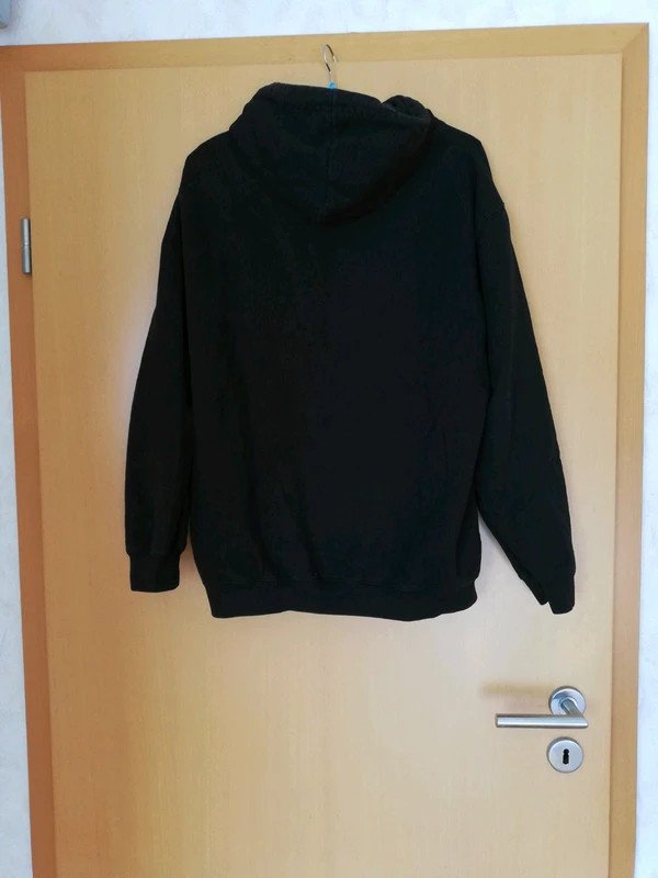 Schwarzer Kapuzenpulli Gr. 164 