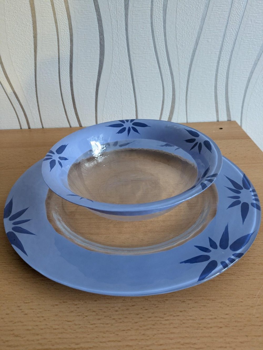 Glasteller und Schale