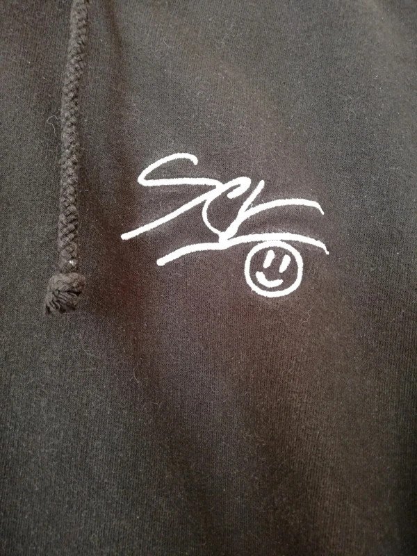 Schwarzer Kapuzenpulli Gr. 164 