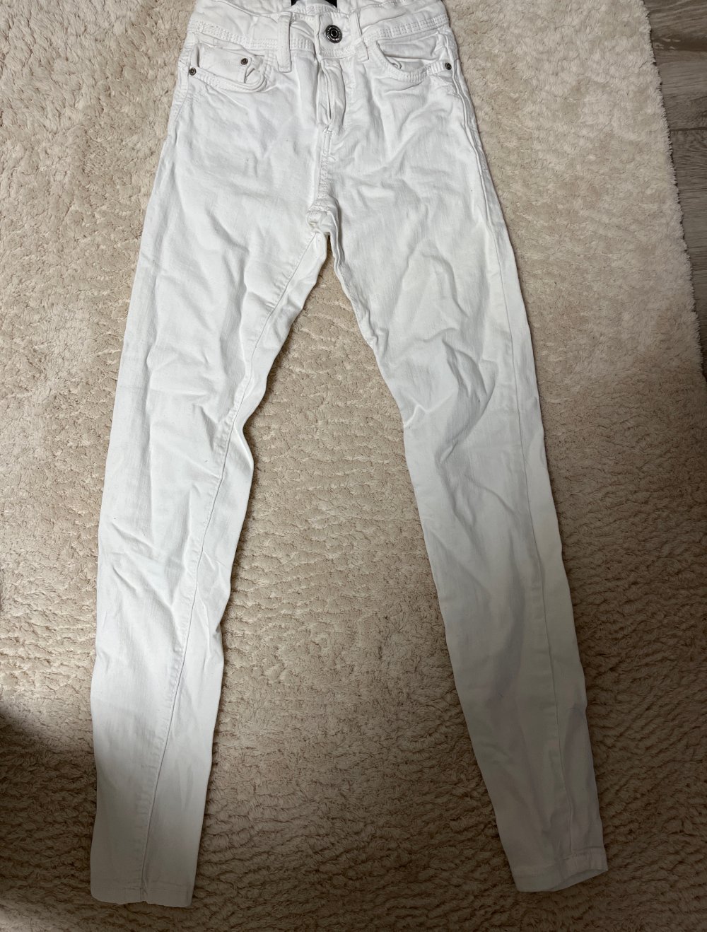 Weiße Low-Waist-Jeans