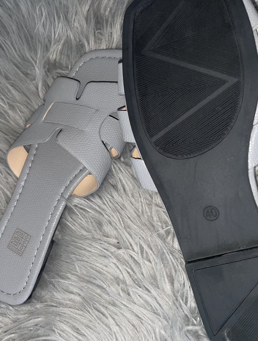 Damen Latschen nagelneu