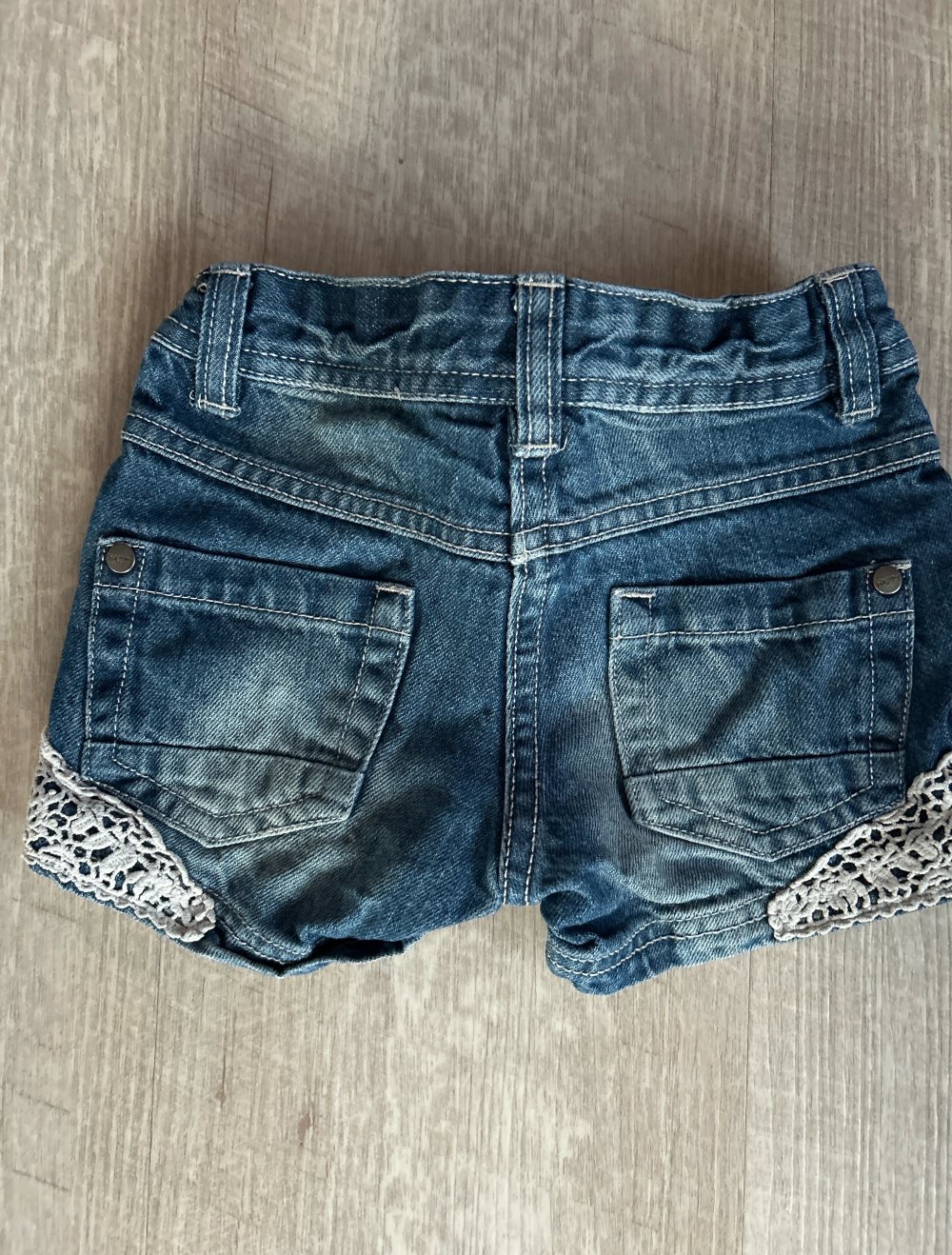 Schöne, kurze Shorts für Mädchen