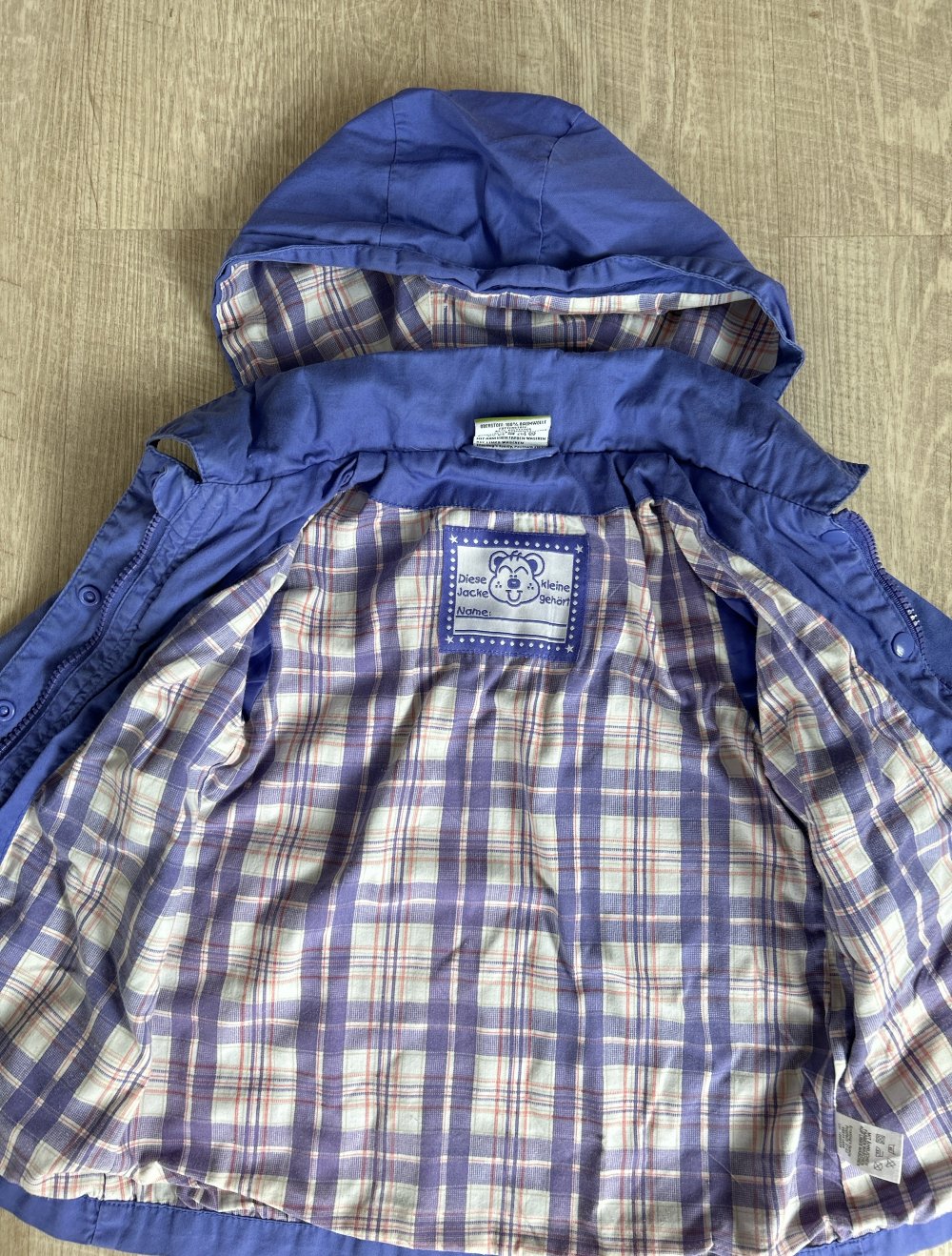 Eine schöne, leichte Jacke für den Frühling oder Herbst für Mädchen