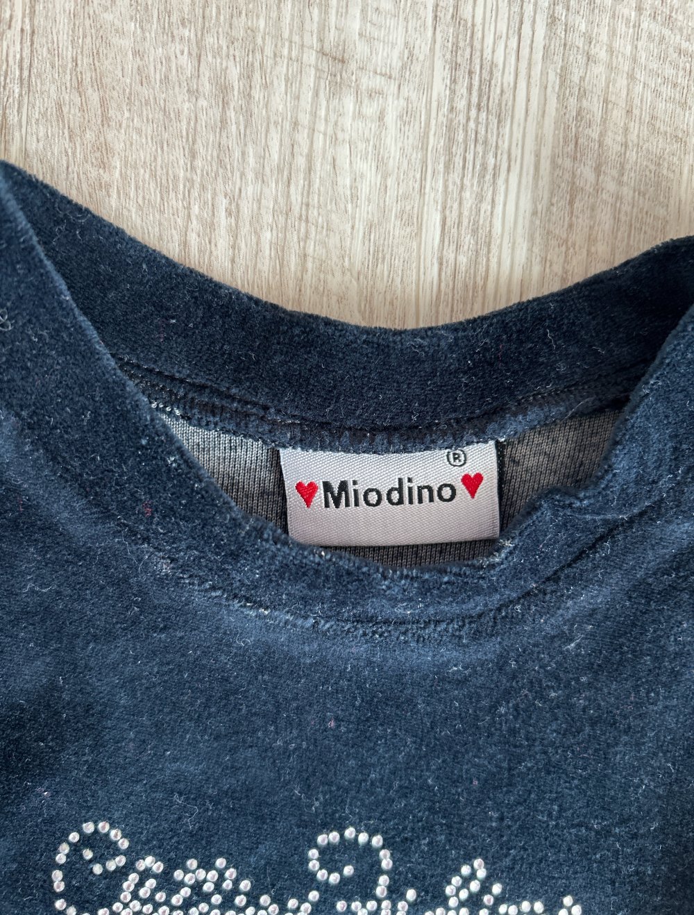 ein sehr schickes Kleid zum ausgehen angenehm zum Tragen, für Mädchen mit unter Rock