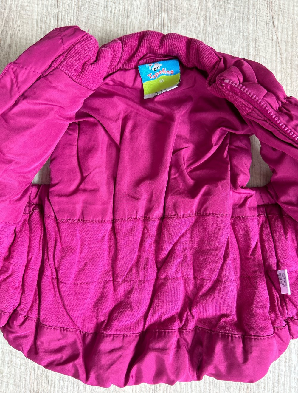 Eine warme Weste für den Frühling oder Herbst für Mädchen