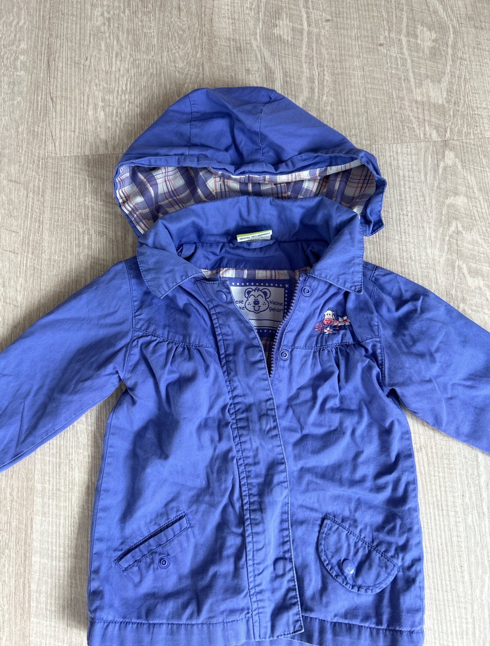 Eine schöne, leichte Jacke für den Frühling oder Herbst für Mädchen