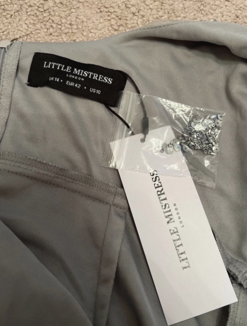 Kleid mit Pailletten NEU