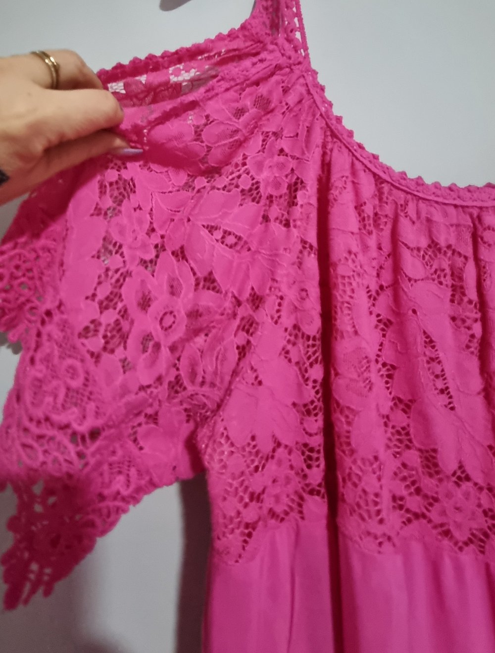 offshoulder Spitzenkleid 38-42 pink ?