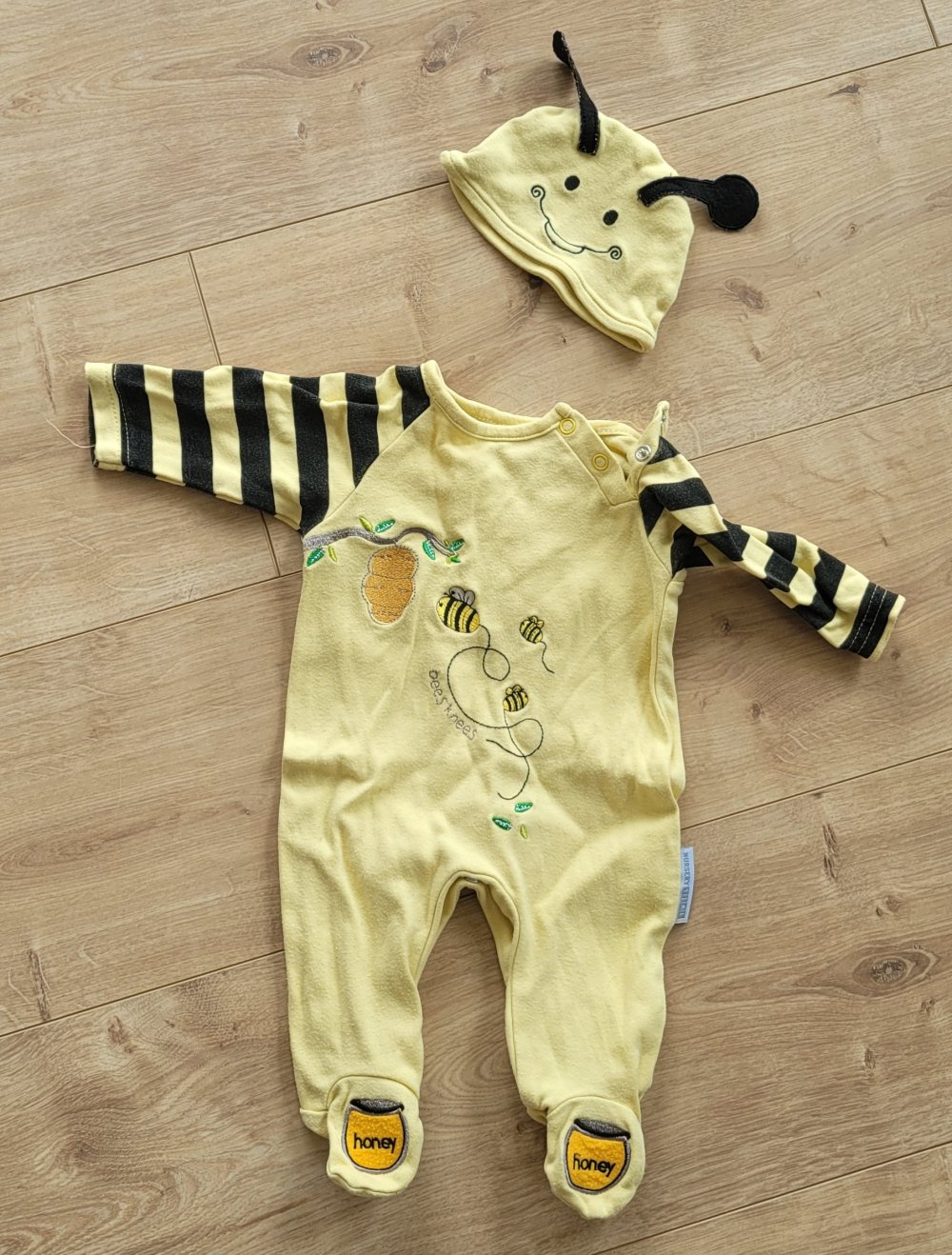 Strampler, Spieler Biene