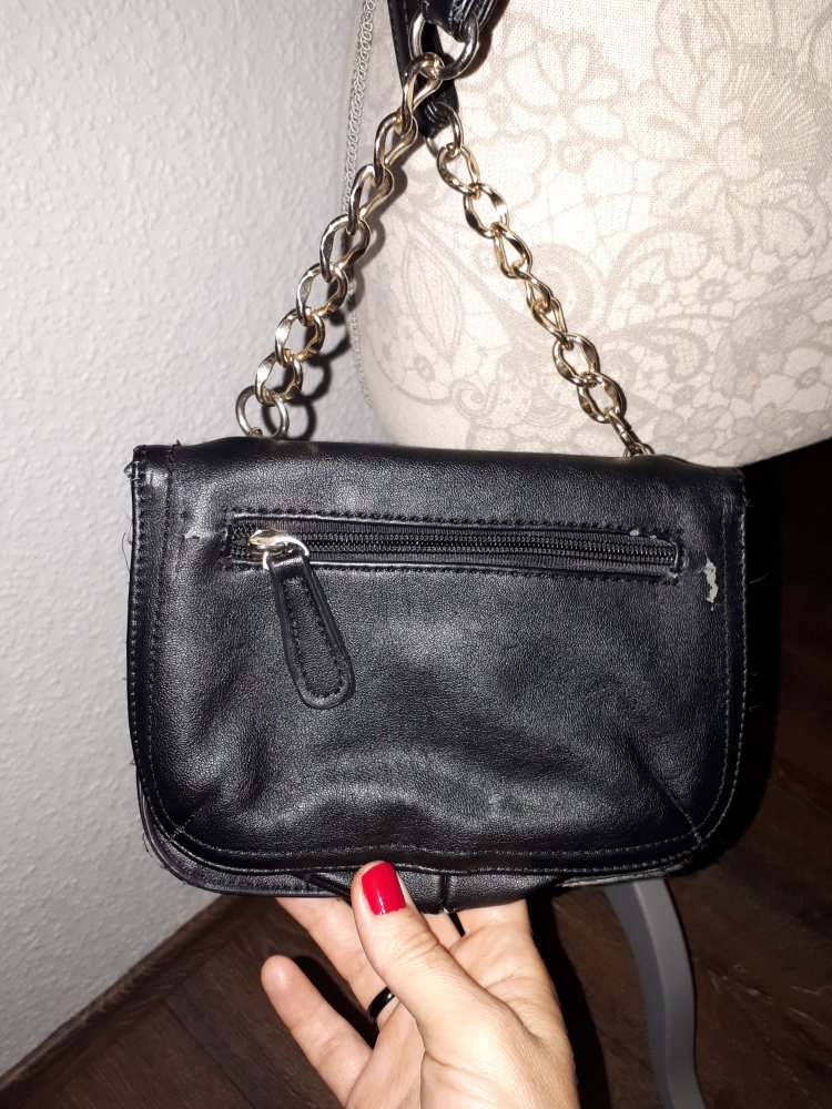 Ich verkaufe eine sehr schöne Tragetasche von Hallhuber !